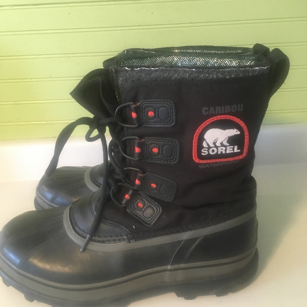 Men's 9.5 Caribou Sorel Boots Great Condition!